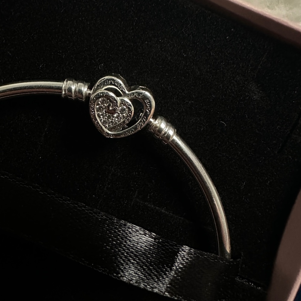 Pandora bangle bracelet “Forever and Ever” limited edition